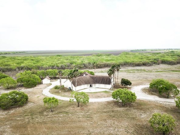 Glasscock Ranch: 20680 McMurray Ln, Mathis, TX 78368